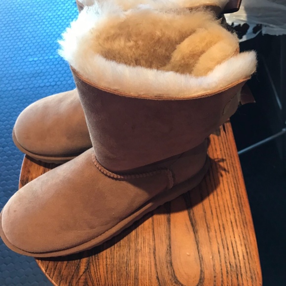 UGG Bailey Bow 2 - Picture 4 of 8